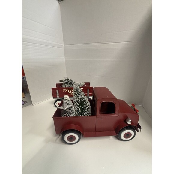 Vintage Style Red Metal Pickup Truck & Trailer Christmas Decoration Flocked Tree - Picture 6 of 9